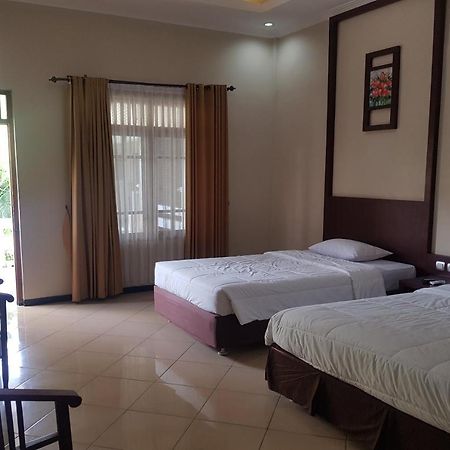 OYO 2671 Wisma Djaja Syariah Bojonegoro Bagian luar foto