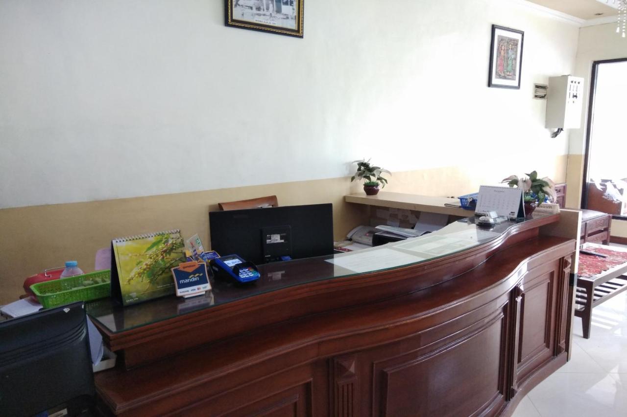 OYO 2671 Wisma Djaja Syariah Bojonegoro Bagian luar foto