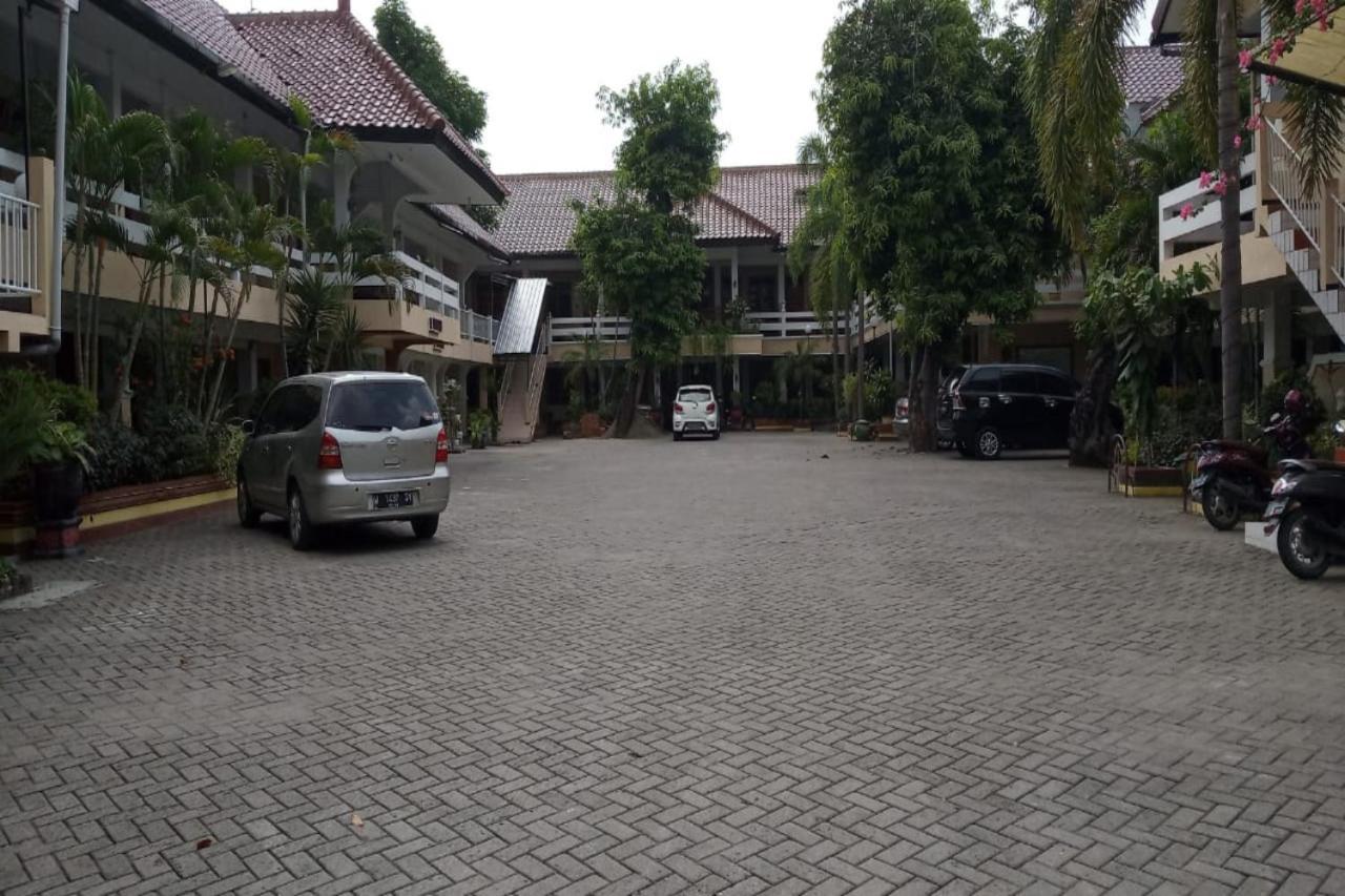 OYO 2671 Wisma Djaja Syariah Bojonegoro Bagian luar foto